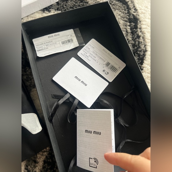 Miu Miu lucite choker from the iconic Spring collection gift box - Picture 13 of 13